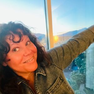 Meet your Posher, Elissa